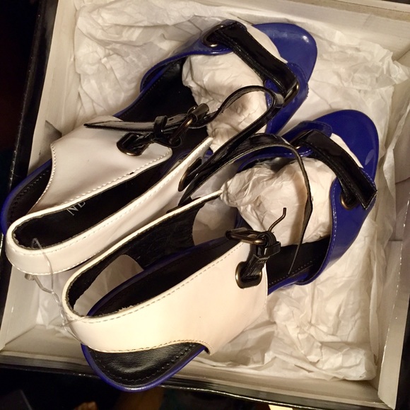 💙 VINTAGE “Newport News” color-block HEELS - Picture 4 of 8